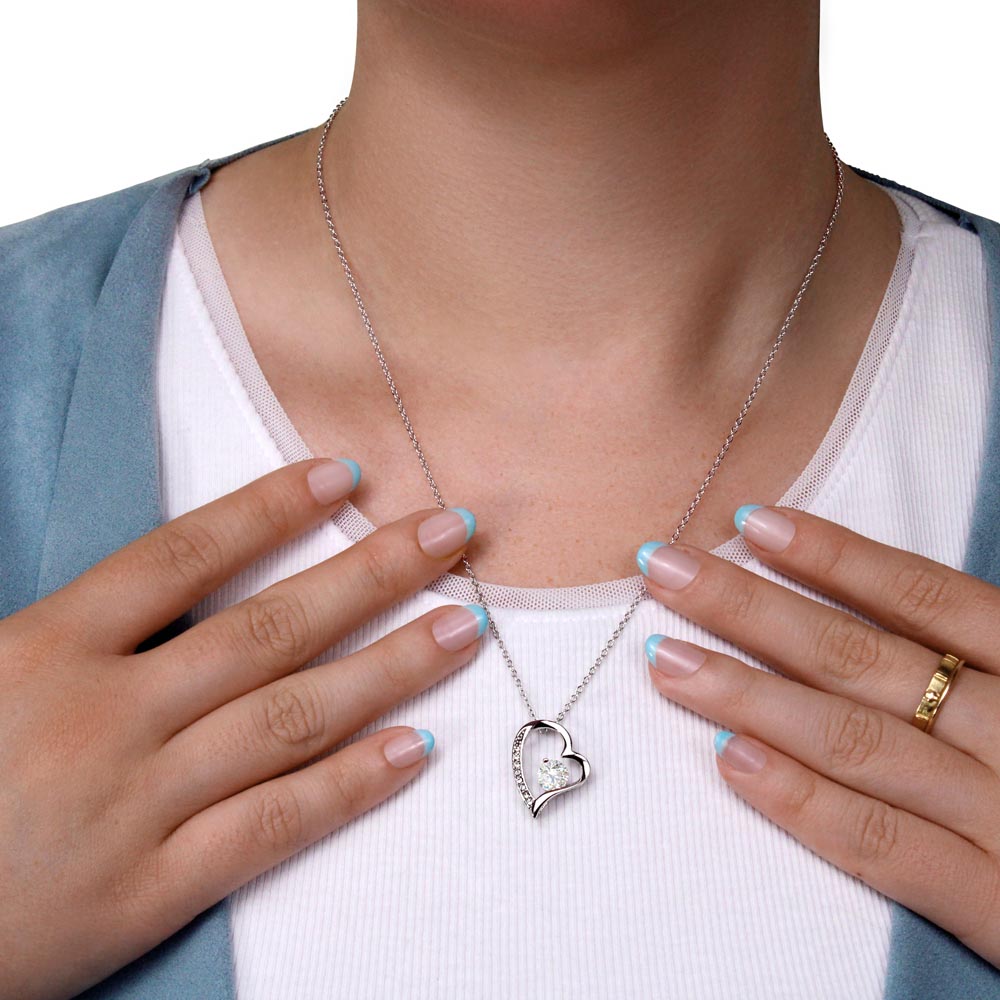 Corazón Necklace